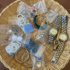 Women’s accessories lot